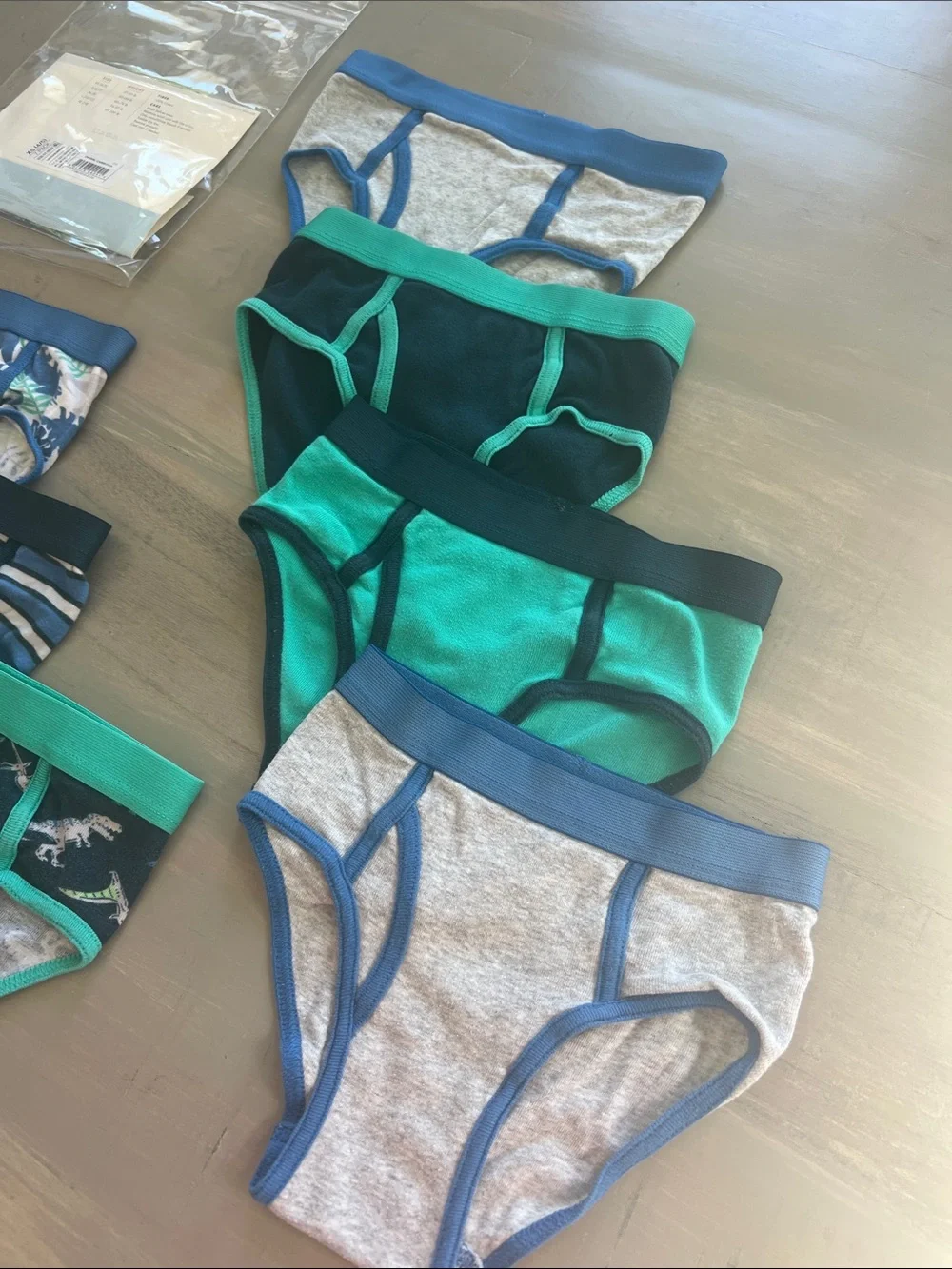 Cat & Jack Boys' Briefs - 7 pack - Size XS (4/5).